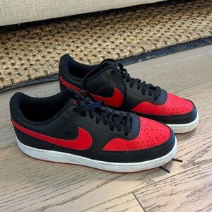 Nike Men's Black and Red Sneakers